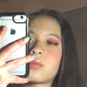 Meet your Posher, Maya